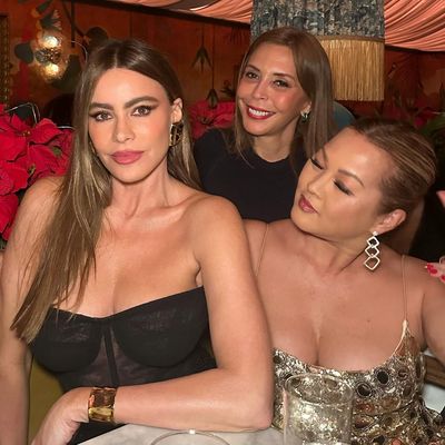 Sofia Vergara's Delectable Dinner with Loved Ones