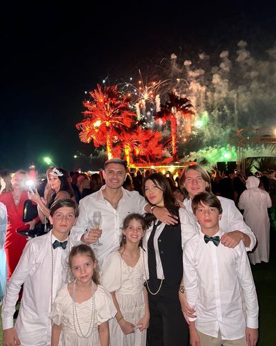 Mauro Icardi's Joyful New Year Celebration with Family and Love