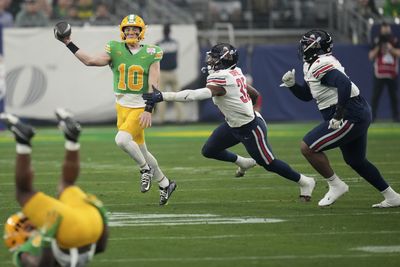 Bo Nix Shines as Oregon Dominate Liberty in Fiesta Bowl