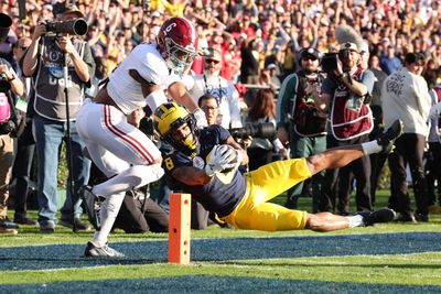 J.J. McCarthy TD pass to Tyler Morris has Michigan up at halftime