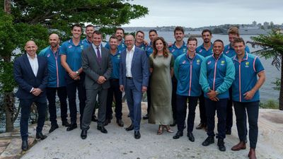 Prime Minister hosts Test teams at harbourfront home