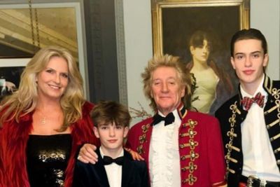 Rod Stewart pays tribute to Scottish roots on Hogmanay