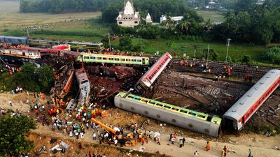 Safety measures to prevent train accidents: Supreme Court seeks details from Centre