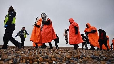 Nearly 30,000 migrants crossed Channel to UK last year