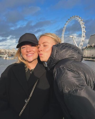 Joyful Moments: Mia Blichfeldt's London Adventure with Friends