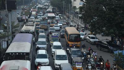 Fuel crunch eats into delivery executives’ income