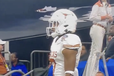 Fans Were Baffled By Texas’ Decision to Stick With Kick Returner With Huge Cast on His Hand