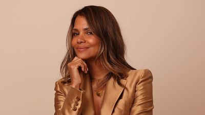 Halle Berry Brought Back The Pants-Free Trend To Ring In The New Year, And Her Blazer Makes The Whole Look