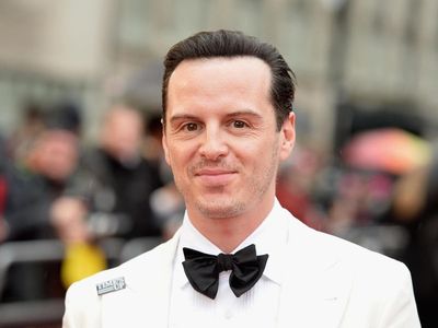 ‘Something is rotten’: Andrew Scott forced to halt Hamlet after spotting audience member on his laptop