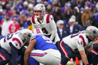 NFL quarterbacks by Total QBR: Where Patriots’ Bailey Zappe ranked in Week 17