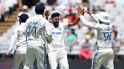 2nd Test: Mohammed Siraj's career-best 6/15 helps India bowl South Africa out for 55 at lunch on Day 1