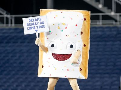 People are obsessed with the Pop-Tarts Bowl mascot