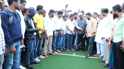 Minister promises sports hostel in Somwarpet