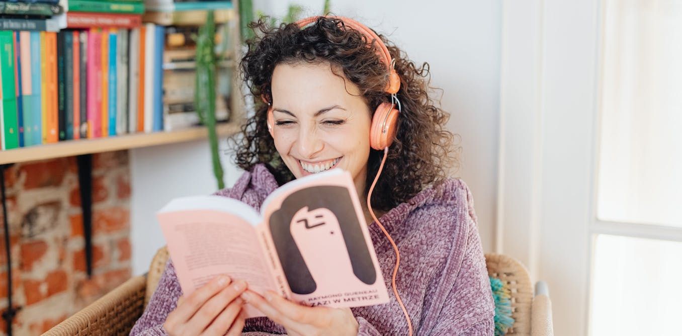 15 literary podcasts to make you laugh, learn and join…