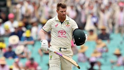 David Warner falls for 34 in farewell Test as Pakistan pressure Australia