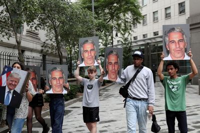 Initial tranche of nearly 950 Epstein court documents released