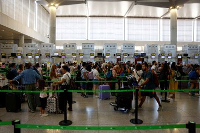 Spanish Airline Cancels 461 Flights, Affecting Over 45,000 Passengers Amid Three Kings Holiday