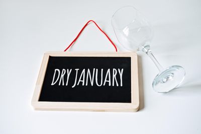 What Is Dry January and What Challenges Latinos in the U.S. Have Facing a Month Without Drinking Alcohol