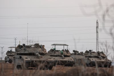 Israel cautiously scales back offensive in Gaza, focus shifts to Hezbollah