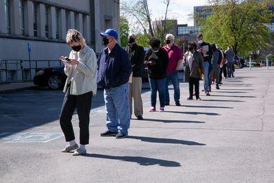 December Delight: US Private Payrolls Soar, Boosting Employment Outlook!