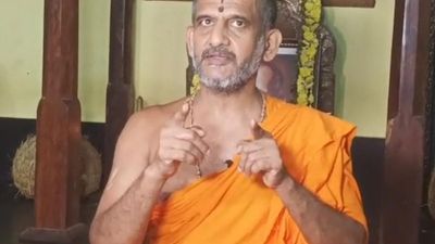 Temple premises not big enough to invite all donors, says Pejawar seer