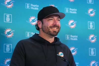 Dolphins’ Frank Smith rated as the top OC in the league by NFLPA survey