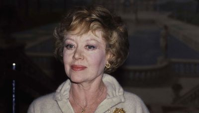 Glynis Johns, starred as Mrs. Banks in original ‘Mary Poppins’ film, dies at 100