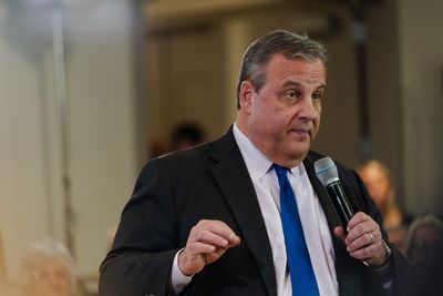 Christie badgered by conservative radio host over whether he’ll drop out to help Haley