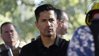 Jay Hernandez Finally Shouts Out Tom Selleck's Own Magnum P.I. As The NBC Series Wraps
