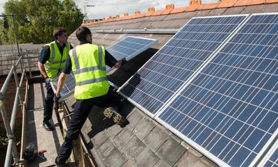 Labour’s energy advisers warn against watering down £28bn green investment