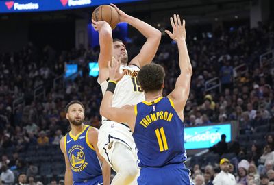 NBA Twitter reacts to Warriors’ brutal loss at the buzzer vs. Nuggets