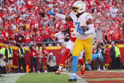 Who are the experts taking in Chargers vs. Chiefs?