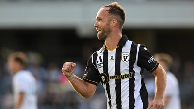 Late penalty earns Macarthur 1-1 draw with Newcastle