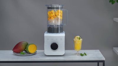 Smeg launches high performance blender that beats fruit, vegetables and nuts to a pulp