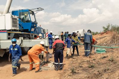 Eleven miners trapped after collapse of Zimbabwe mine