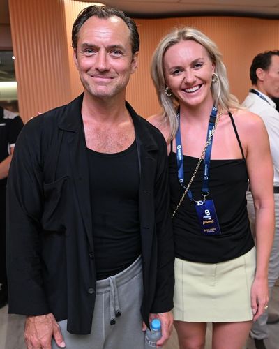 Ariarne Titmus Meets Jude Law: An Unexpected Encounter