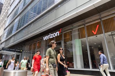 Verizon customers could be owed as much as $100 each