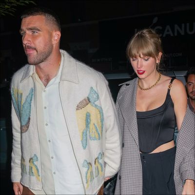 Here’s Why You Won’t See Travis Kelce Attend The Golden Globes With Girlfriend Taylor Swift