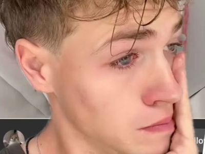 Husband cries over heart-shaped cake he bought for his wife