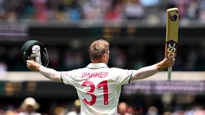 David Warner: an entertainer until the very end