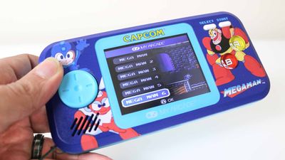 I tried these new retro handheld game consoles, and they’re the perfect hit of nostalgia