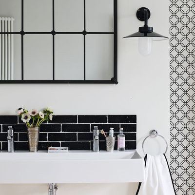 3 things professional organisers don't want you to throw away when decluttering a bathroom
