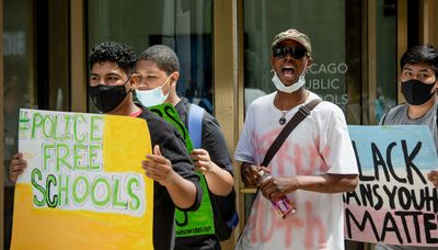 Removing police officers from all Chicago high schools will hurt students