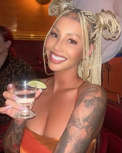 Amber Rose: Embracing the Zest of Life with Lemon Juice