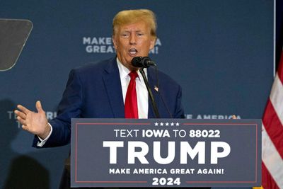 Trump talks magnets at Iowa rally