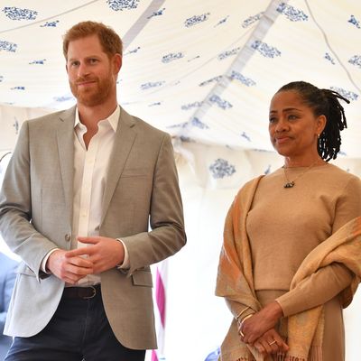 Meghan Markle’s Mother Doria Ragland Reportedly Moves into the Sussex Family Guesthouse, Which Is Fine by Prince Harry As He “Loves to Be Mothered”