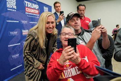 ‘It’s a live audition’: Trump surrogates swarm Iowa before caucuses