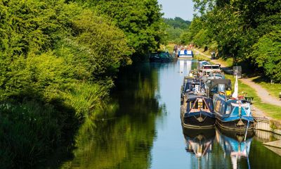 Tales from the towpath: running the length of the Kennet & Avon Canal