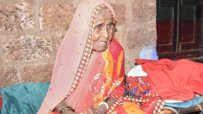 Revenue officials meet 110-year-old woman in Bidar district, promise to reach her benefits under govt. schemes