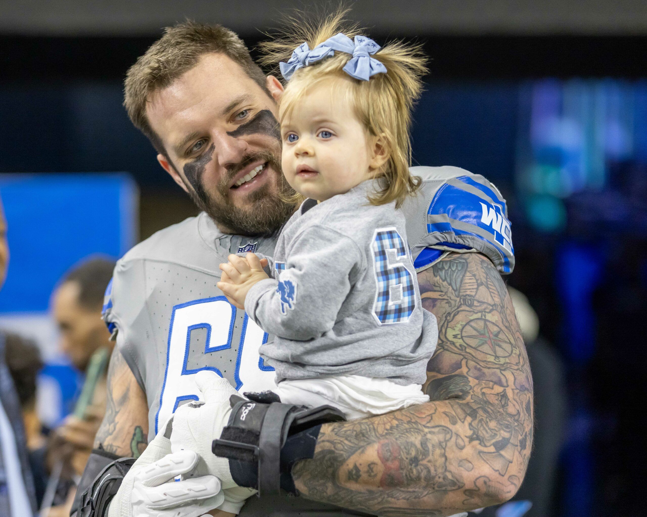 Lions social media has fun with Taylor Decker…